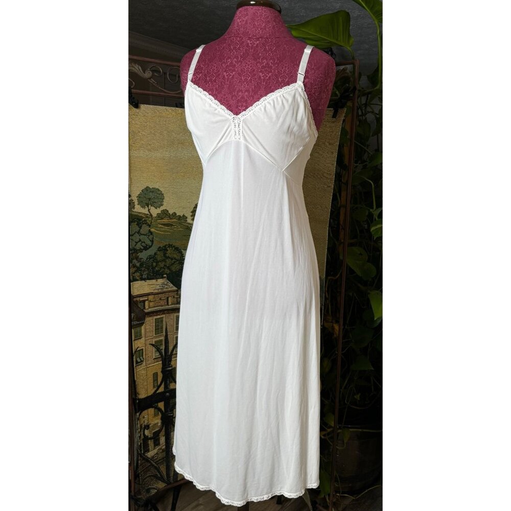 Vintage White Slip Dress With Lace Trim Adjustable Straps & Underbust Detailing